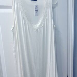 Women’s camisole size 14/16. White